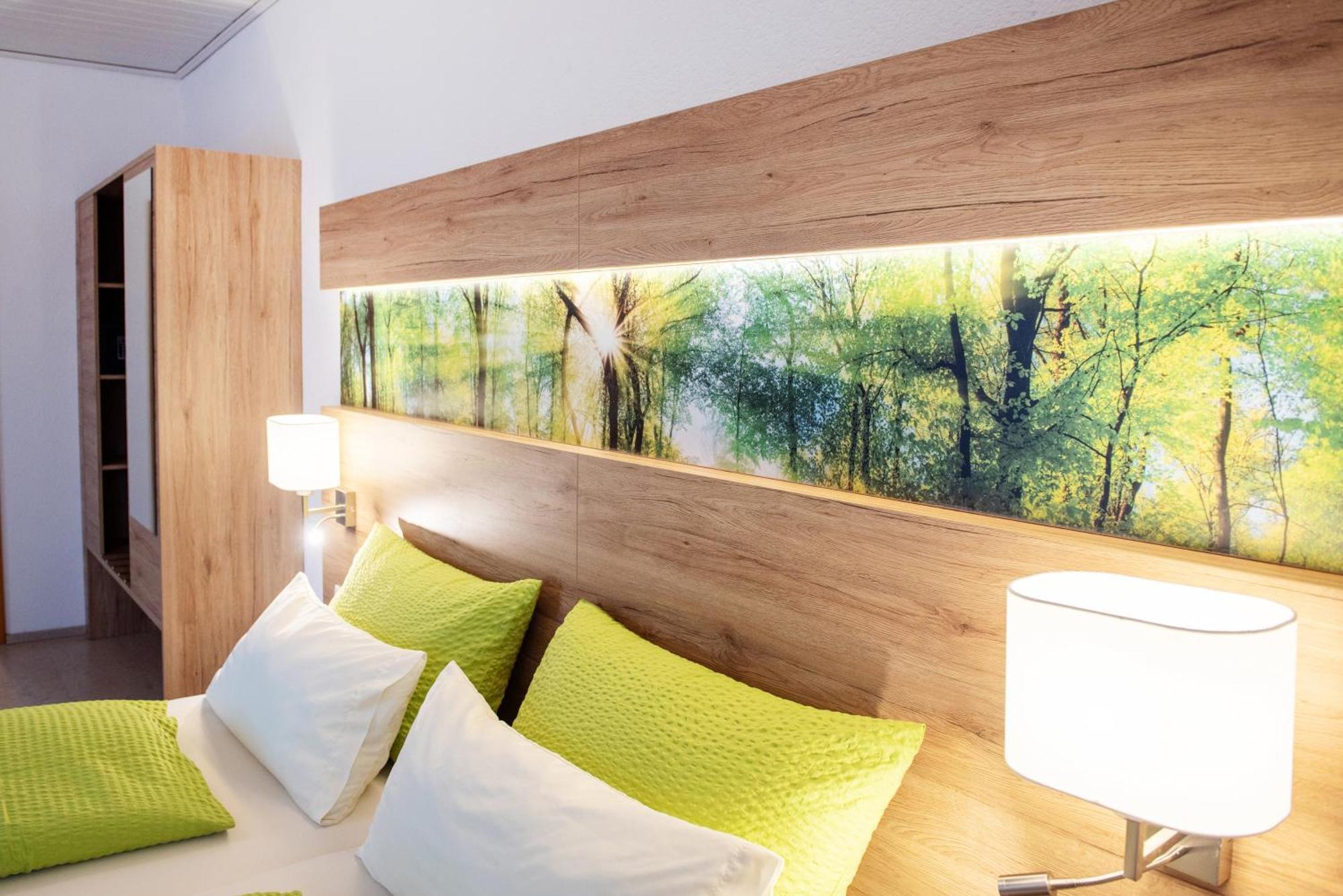 Gaestehaus Am Fuerstweg Heuchelheim-Klingen ภายนอก รูปภาพ